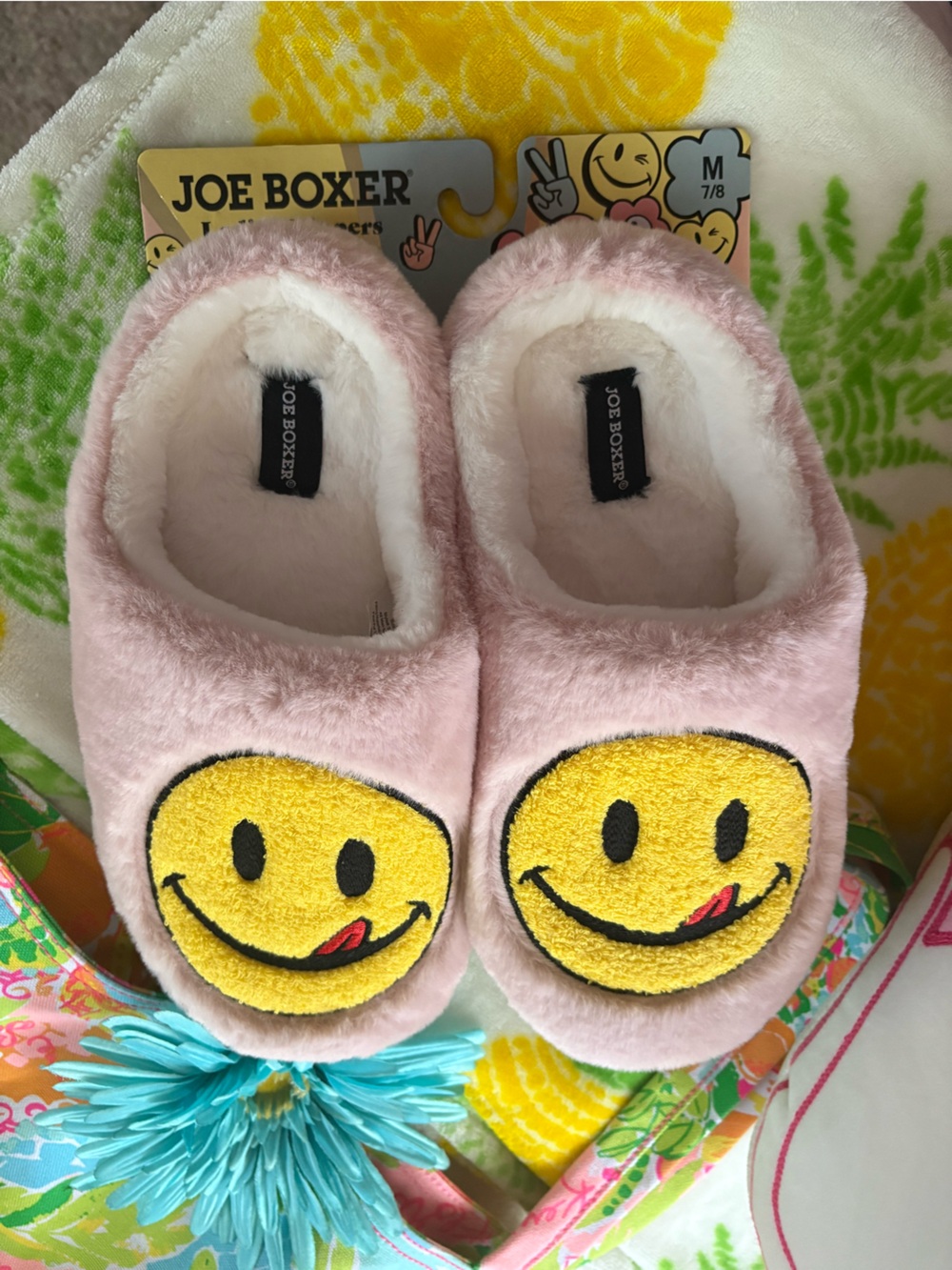 NWT! Cutest! 💕😎🌞                   
Plush Lux Slippers!
Joe Boxer